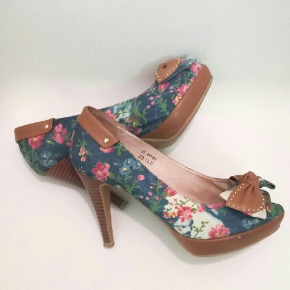 Flower Print Bow Tie Heel Pump Blue Denim Brown